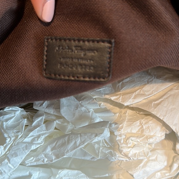 🥂❤️❤️ Salvatore Ferragamo Cream & Brown Canvas Shopping Tote w/ Leather Handles - Picture 5 of 7